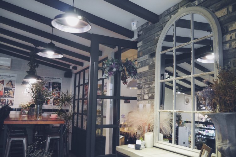 Processed with VSCOcam with a9 preset