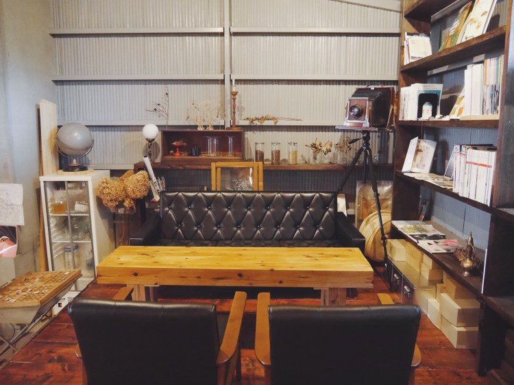 from afar 倉庫01-24