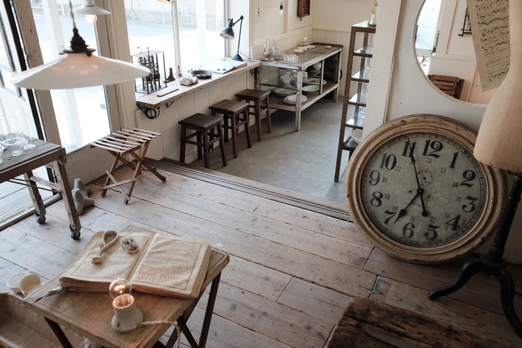 FIVE FROM THE GROUND小店