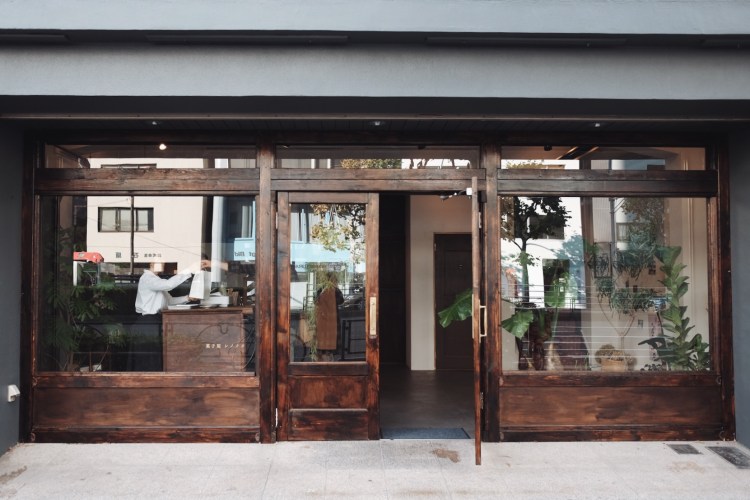 蔵前菓子屋シノノメ門口