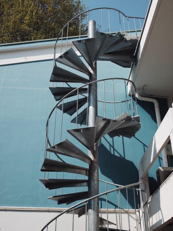 神樂坂法語學校_樓梯