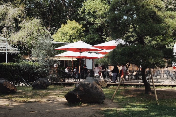 神樂坂法語學院露天座位