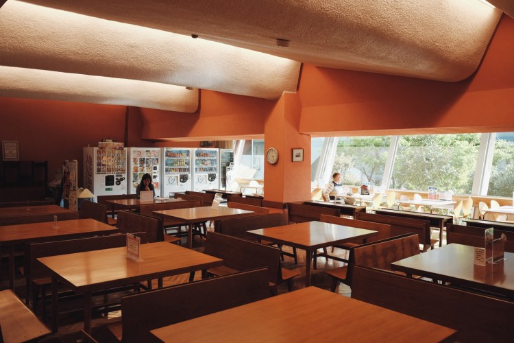 東京法語學校ATHENEE FRANCAIS咖啡廳