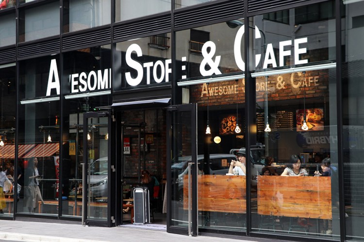 q-plaza池袋-AWESOME STORE